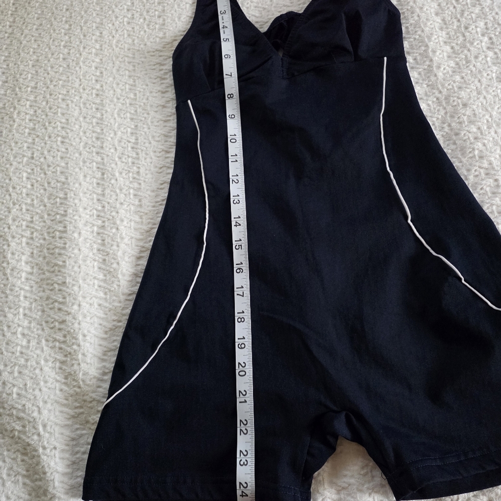 One Piece Workout Jumper - Picture 5 of 7